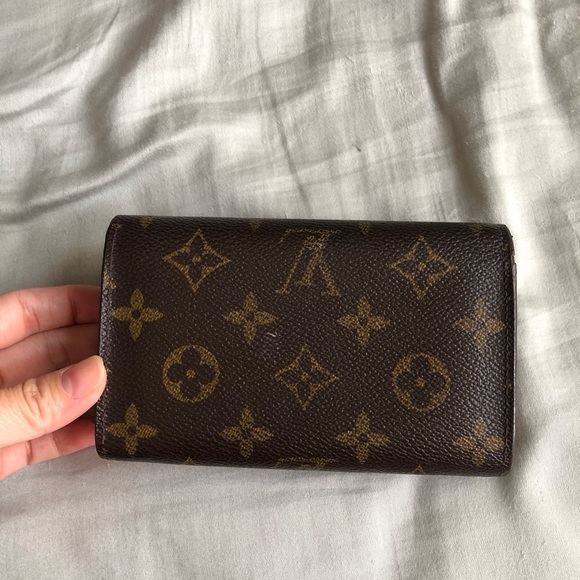 Authentic Louis Vuitton wallet - Picture 3 of 8